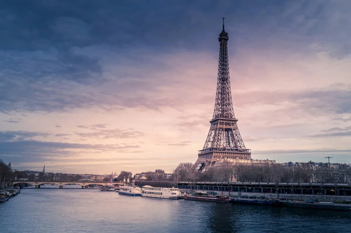 Paris — Seine riverside